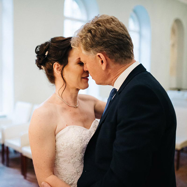 Trauung in der Bibliothek Steinhöfel, Heiraten zu Zweit, Hochzeitsplanung in Berlin Brandenburg